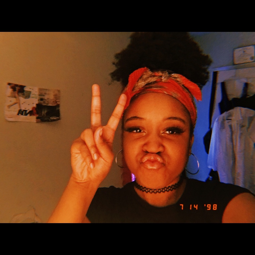Meet your Posher, Niya